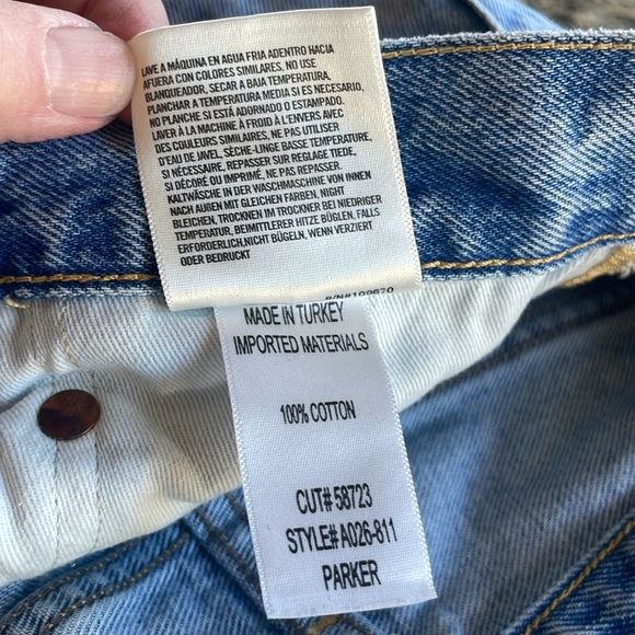 AGolde Los Angeles “Parker” Cut Off Denim Shorts Womens Size 29 - Picture 9 of 9